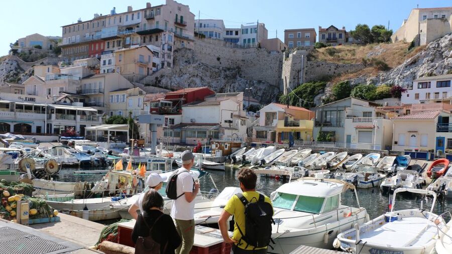 Marseille: Urban Hiking Tour with a Local Guide - The guide makes the difference