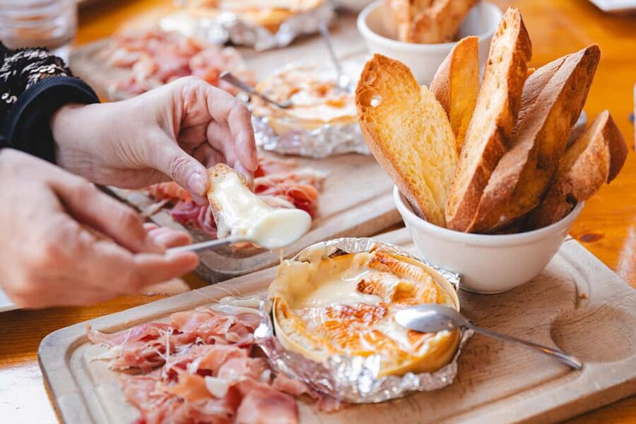 Marseille: Walking Food Tour with Full Meal - Rue Caisserie and the seafood side of Marseille