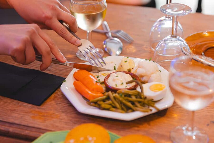 Marseille: Walking Food Tour with Full Meal - How the guides shape the day