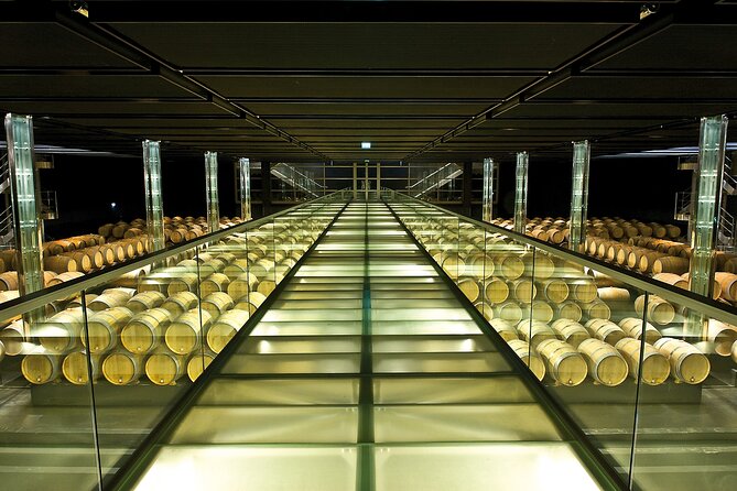 Médoc Region Half-Day Wine Tour with Winery Visit & Tastings from Bordeaux - The first château visit and what you may learn