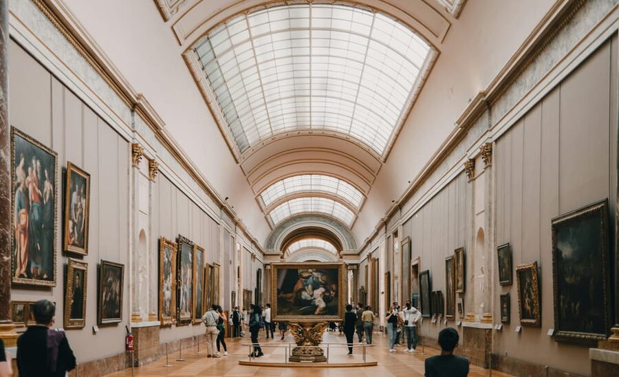Mona Lisa & Treasures: 6-people Max Louvre Experience - Liberty Leading the People and art with a political voice