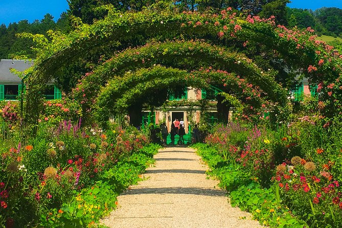 Monet's Gardens & House-Private Giverny Tour From Paris - Why Giverny makes a fine break from Paris