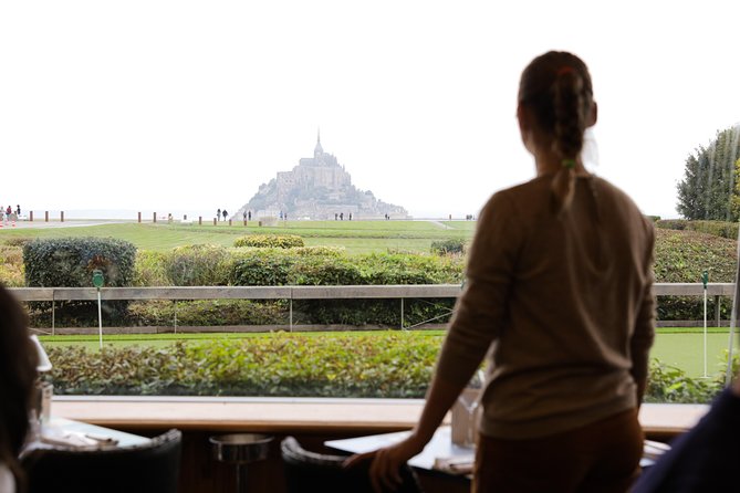 Mont Saint Michel Day Trip with Abbey Entrance from Paris - Choosing the audio option
