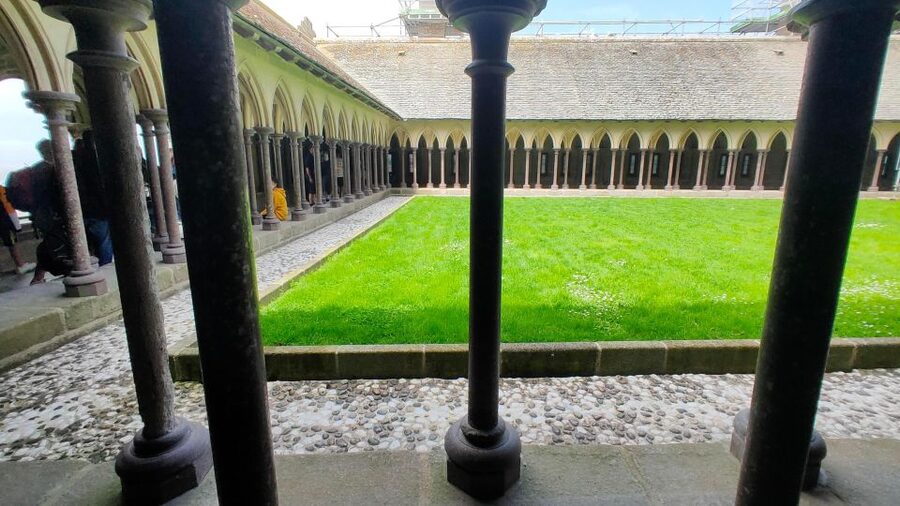 Mont-Saint-Michel: Private Guided Tour with Abbey Entrance - Key points to know before booking