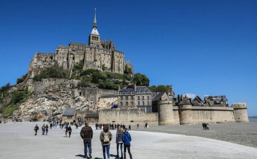 Mont-Saint-Michel: Private Guided Tour with Abbey Entrance - Is $294 per person a fair price?