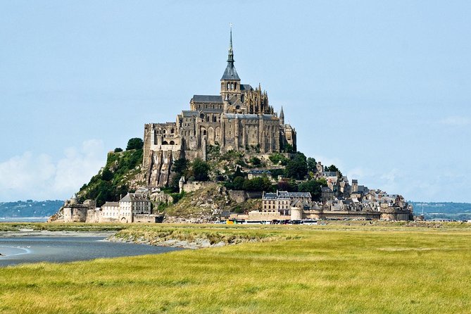 Mont Saint-Michel Small-Group Trip with Cider Tasting from Paris - Arriving at the fortified abbey
