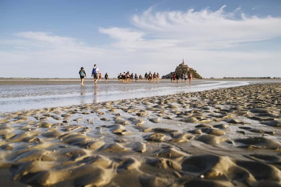 Mont-saint-Michel : Walk in the heart of the Bay - Reaching Tombelaine, the bay’s granite islet