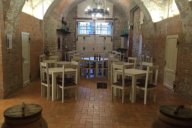 Montepulciano: Winery Tour & Tasting Experience - Why this cellar is more than a standard tasting room