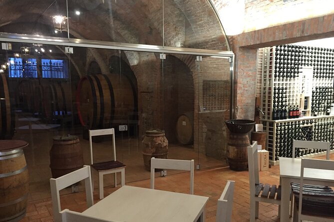 Montepulciano: Winery Tour & Tasting Experience - The sommelier makes the difference