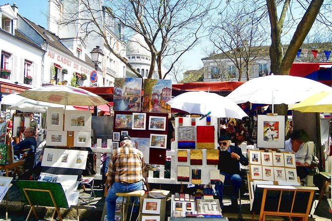 Montmartre District and Sacre Coeur - Exclusive Guided Walking Tour - Place du Tertre and the artist quarter