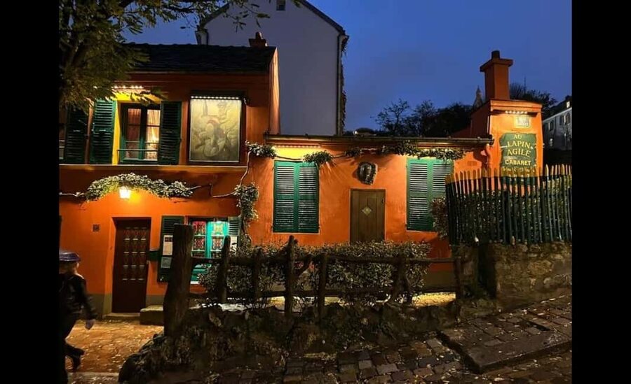 Montmartre for Art Lovers - Walking tour with Expert Guide - Why this $17 Montmartre walk offers good value