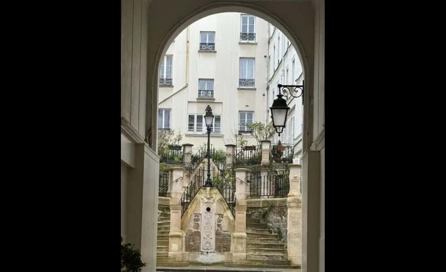 Montmartre for Art Lovers - Walking tour with Expert Guide - Starting at Montmartre Cemetery on Avenue Rachel