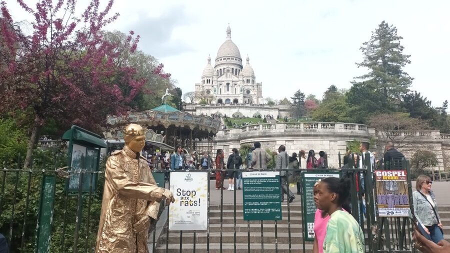 Montmartre: Guided Tour for Kids and Families - Picasso, Van Gogh, and the streets where artists lived