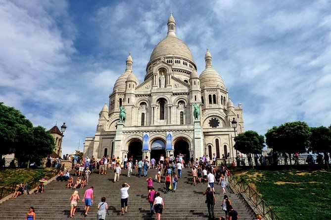 Montmartre Hidden Gems and Scenic Highlights Walking Tour - Place du Tertre and the final stop