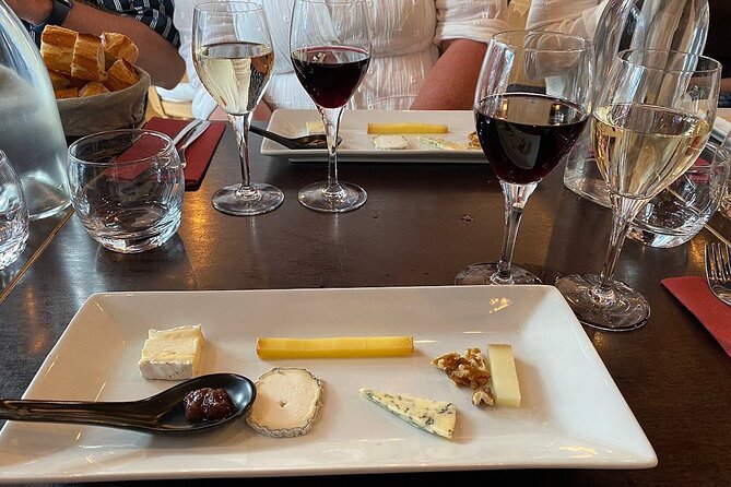 Montmartre Hill French Gourmet Food and Wine Tasting Walking Tour - The wine and cheese pairing