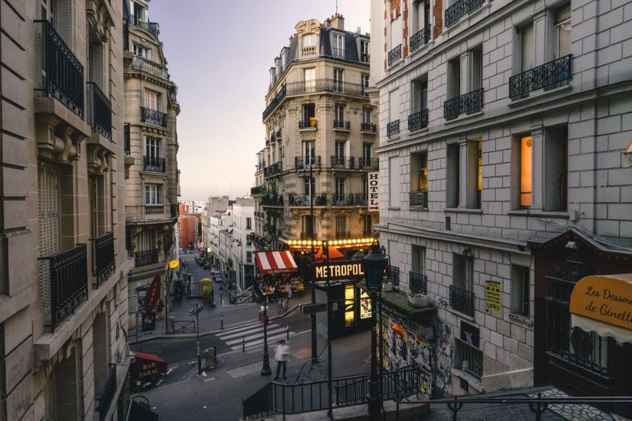 Montmartre : private family tour - La Maison Rose and the postcard side of the hill
