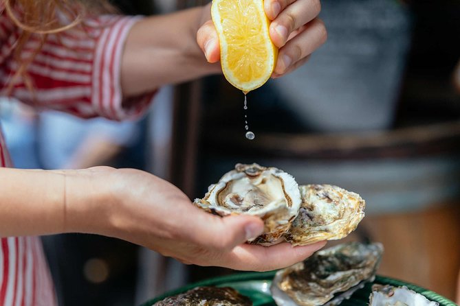 Montmartre Private Food Walking Tour With Locals: The 10 Tastings - Walking up to Sacré-Cœur