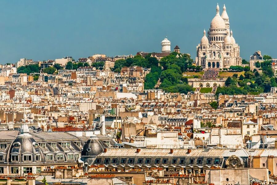 Montmartre & Sacré Coeur: 2.5-Hour Walking Tour - Place du Tertre and the village atmosphere