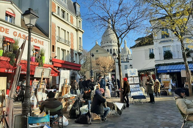 Montmartre/Sacre-Coeur/Paris- Artistic & Bohemian Epicenter - Place du Tertre and the working artists