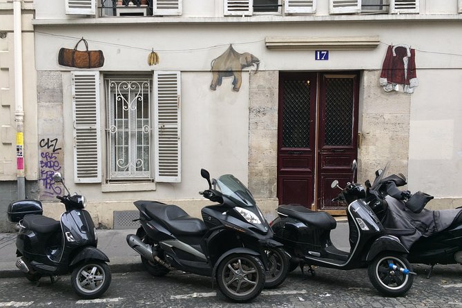 Montmartre Street Art Tour with an Artist - A calm pace, with weather in mind