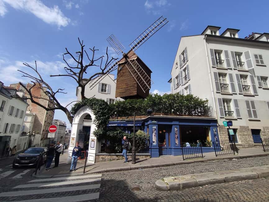 Montmartre Walking Tour with a Local Guide - Dalida’s statue and the personal side of Montmartre