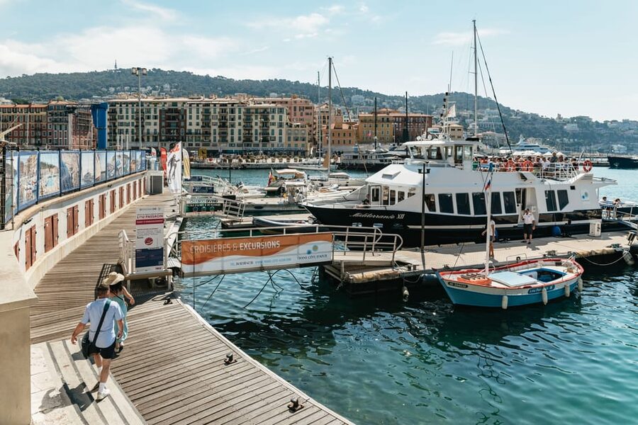 Nice: 1-Hour Sightseeing Cruise to Villefranche Bay - Arriving at Villefranche-sur-Mer’s deep natural harbor
