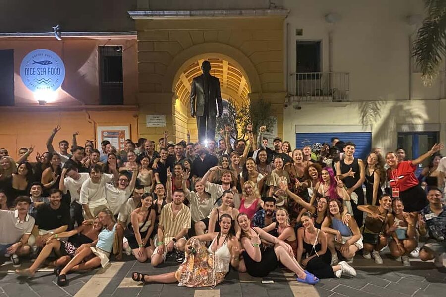 Nice: 4 Bar, 1 Club Riviera Bar Crawl Party with Free Shots - Cours Saleya and three hours of bar-hopping