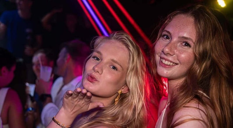 Nice: Bar/Pub Crawl with Free Shots and VIP Entry - Who will enjoy this, and who should skip it