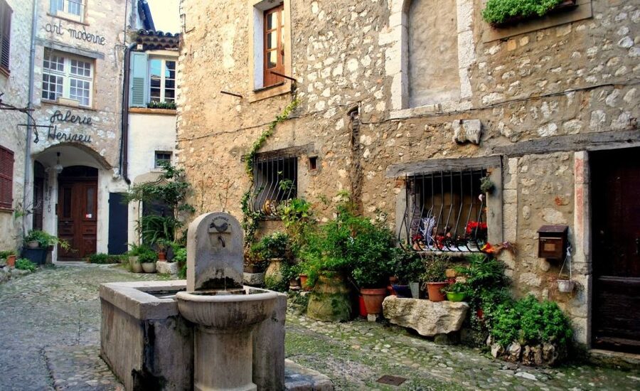 Nice: Cannes, Antibes & St Paul de Vence Half-Day Tour - Why this route works from Nice