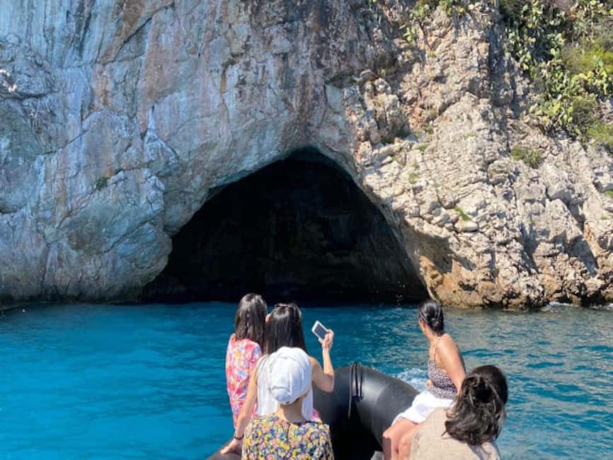 Nice: Coastline Boat Cruise to Monaco - Villefranche-sur-Mer: the first coastal reveal