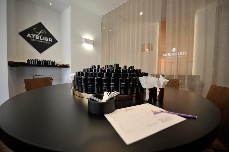 Nice: Discovery Perfume Workshop - Mixing and applying your custom perfume