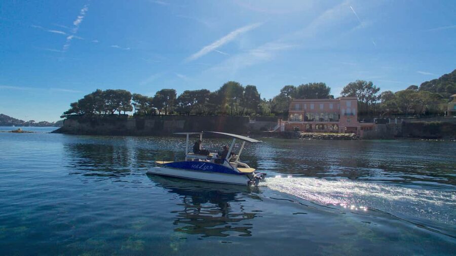 Nice: Private French Riviera Solar Boat Cruise - One hour around the bay