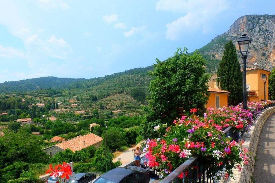 Nice: The Gorges du Verdon and Ste Croix Lake Full-Day Tour - Sainte-Croix Lake, the day’s most refreshing stop