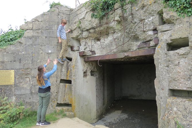 Normandy D-Day Private Tour with Omaha Beach from Paris - Longues-sur-Mer and the German guns