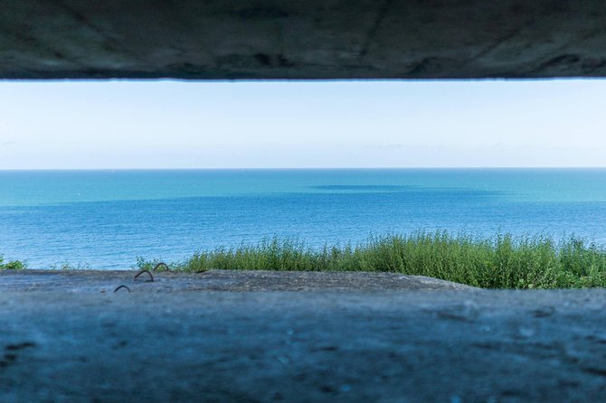 Normandy D-Day Small-Group Day Trip with Omaha Beach, Cemetery & Cider Tasting - Longues-sur-Mer: Seeing the Atlantic Wall From the German Side