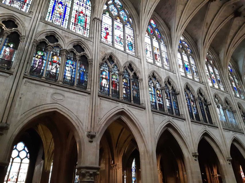 Notre-Dame Cathedral Private tour - Reading the Gothic details inside Notre-Dame