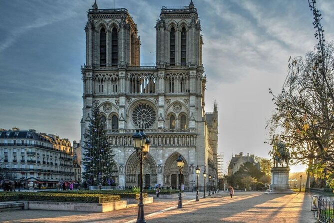 Notre Dame de Paris Interior Guided Tour - The cathedral stop: a short lesson in stone and survival