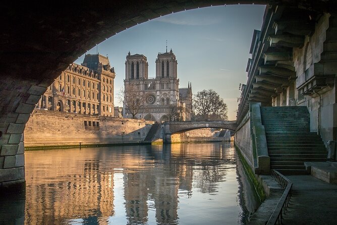 Notre Dame Guided Tour with Scheduled Group Access Option - What happens if you select interior access