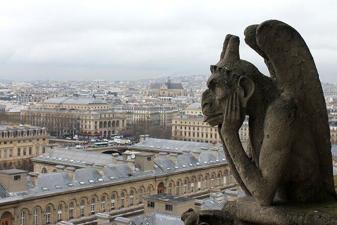 Notre Dame Guided Tour with Scheduled Group Access Option - Reading the Gothic facade from the outside