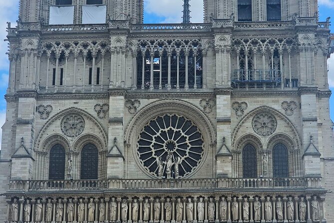 Notre Dame Outdoor Walking Tour and Entrance to Sainte Chapelle - Guide quality is the make-or-break factor