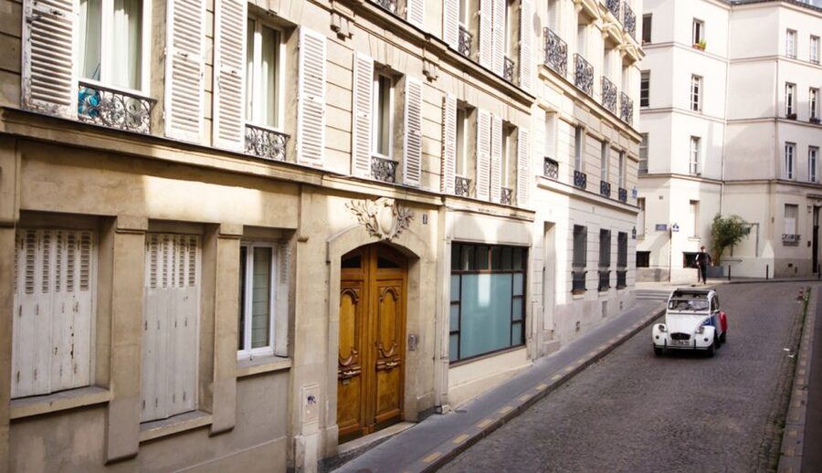 Off-the-Beaten Track in Paris: 2-Hour Vintage 2CV Tour - Key points to know before booking