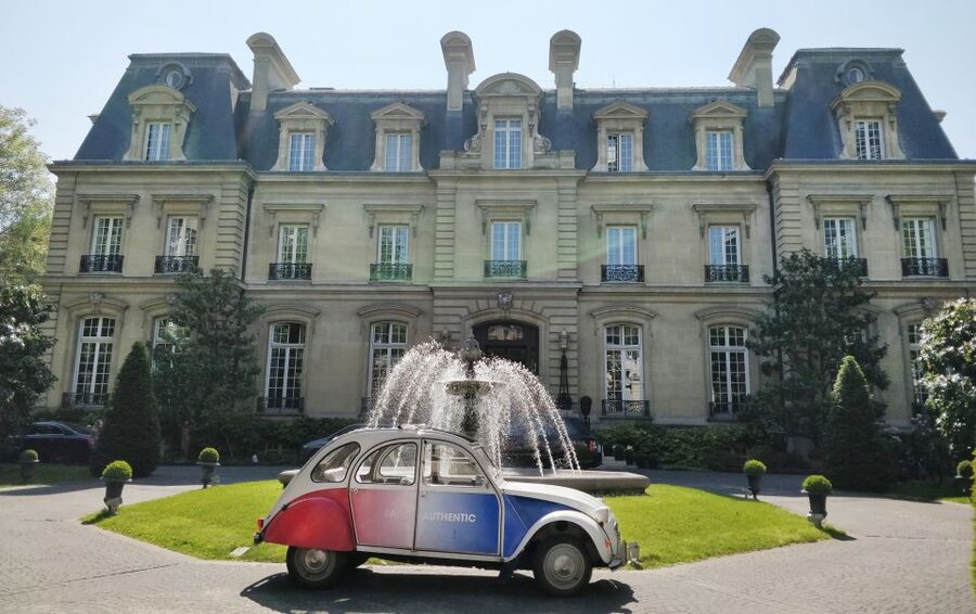Off-the-Beaten Track in Paris: 2-Hour Vintage 2CV Tour - Photo stops and flexible drop-off