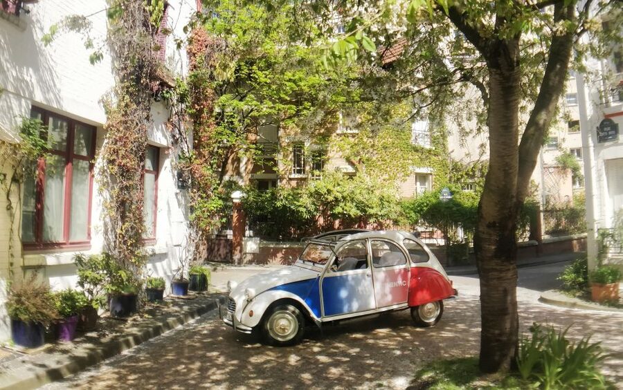 Off-the-Beaten Track in Paris: 2-Hour Vintage 2CV Tour - How much value do you get for $129?