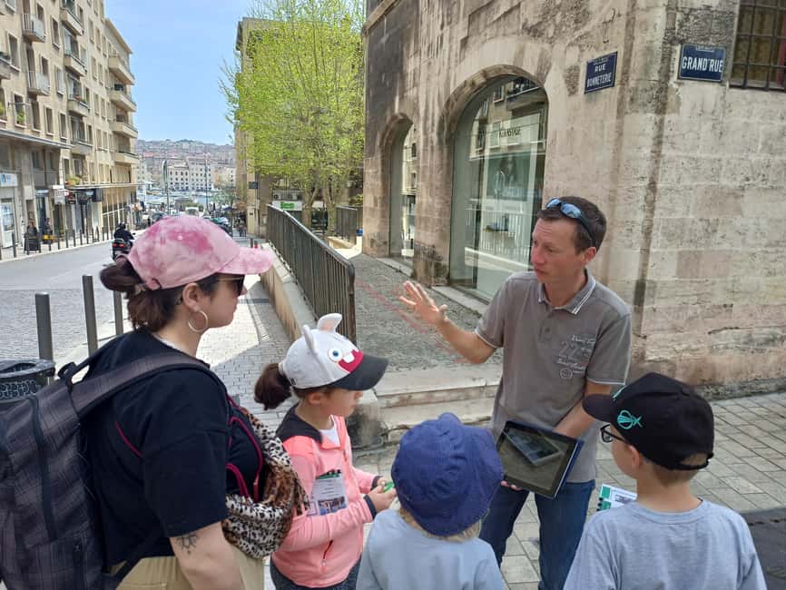 "Old Marseille" district tour and treasure hunt - Meeting at Marseille’s Old Port