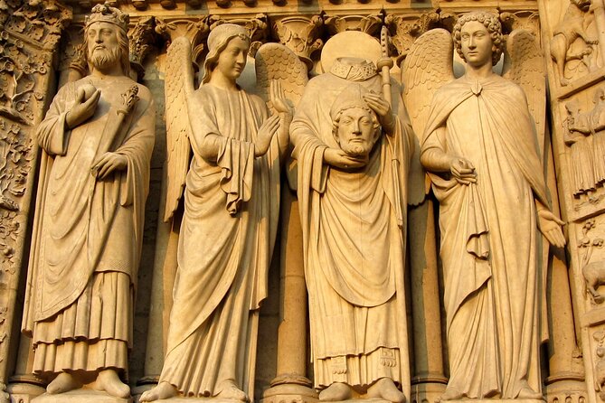 Outdoor Notre-Dame walking Tour with Sainte-Chapelle Entry - Shakespeare and Company brings a literary pause