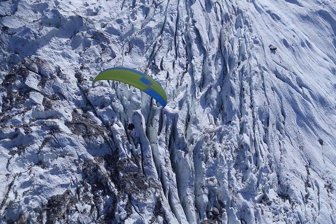Paragliding Tandem Flight over the Alps in Chamonix - Choosing the right time in summer