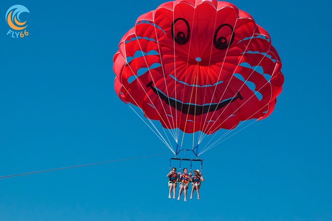 Parasailing - Choosing between a dry flight and a sea dip