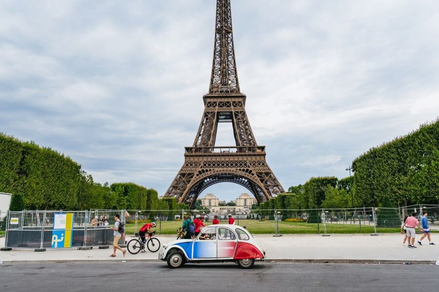 Paris: 1-Hour Vintage Citroen 2CV Tour - Why a 2CV is better than an ordinary sightseeing car
