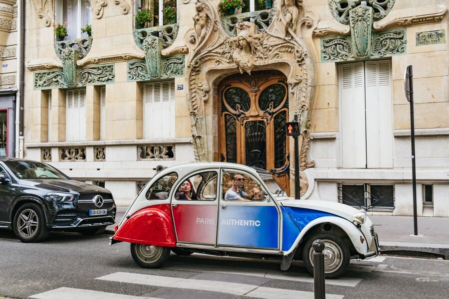 Paris: 1-Hour Vintage Citroen 2CV Tour - Champs-Elysees, Place Concorde, and the Arc de Triomphe