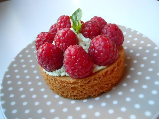 Paris: 2.5-Hour French Pastry Cooking Class - Key points at a glance